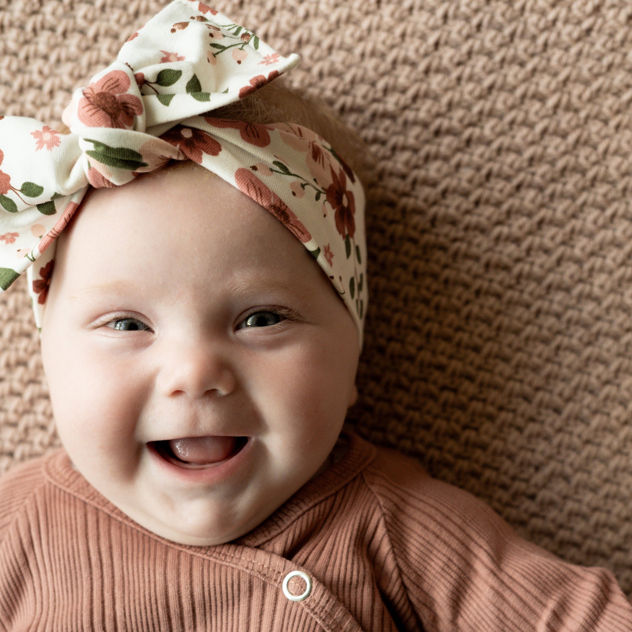 Baby met Haarbandje Flora in bloemenprint