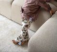 Afbeelding laden in Galerijviewer, Kinderbroek flared model met vintage bloemenprint
